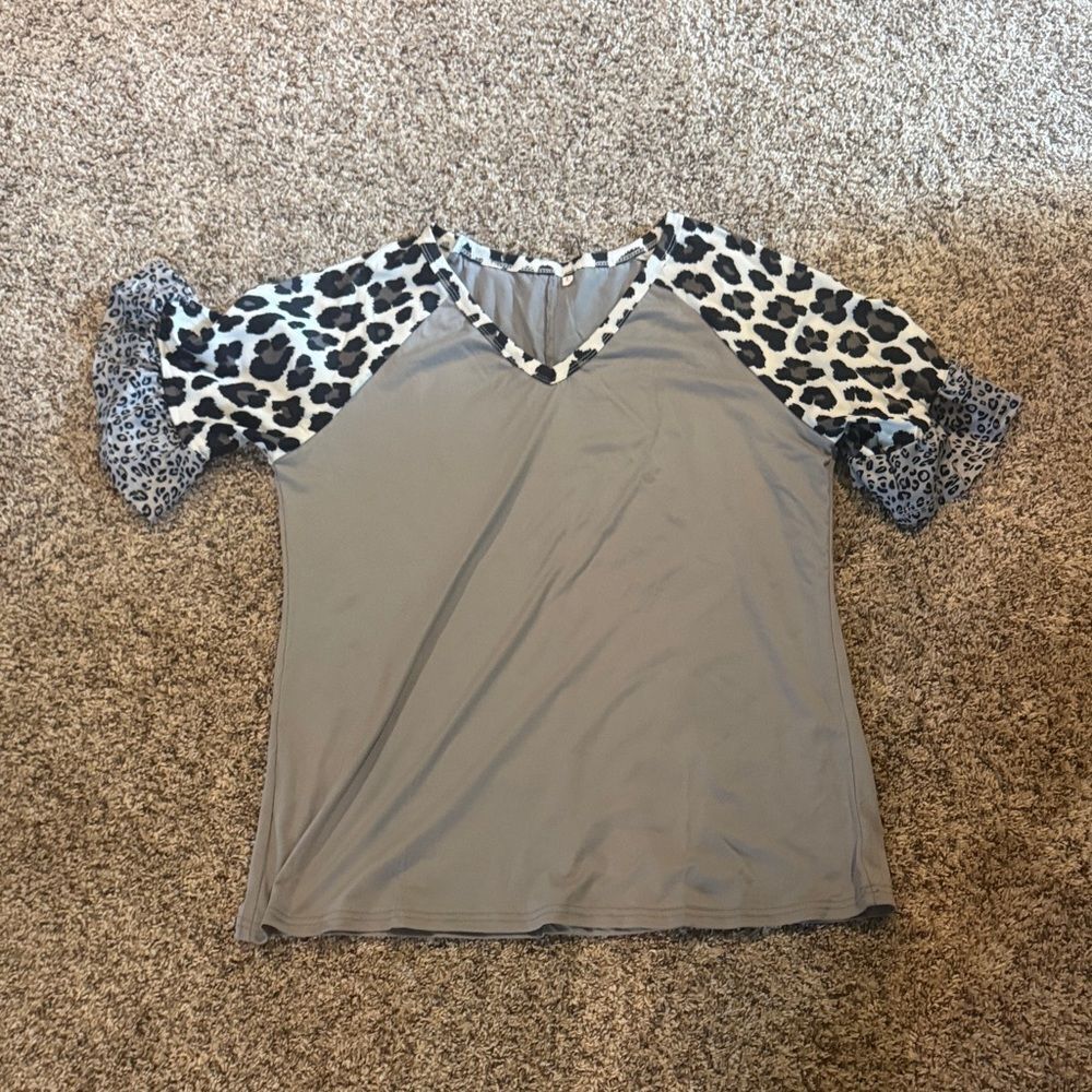 Gray and Black Short Sleeve Tee